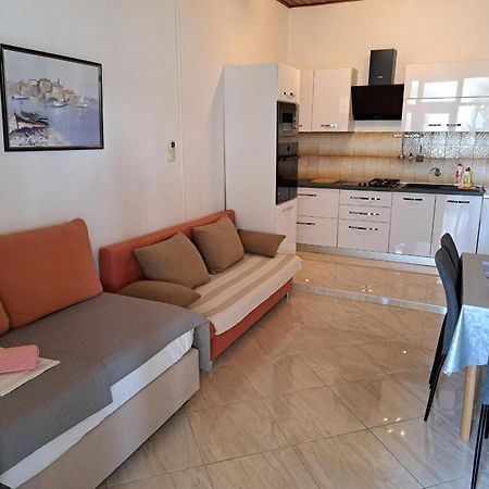 Apartmani R&B Radalj มาคาร์สกา ภายนอก รูปภาพ