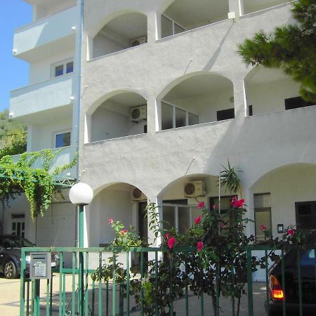 Apartmani R&B Radalj มาคาร์สกา ภายนอก รูปภาพ