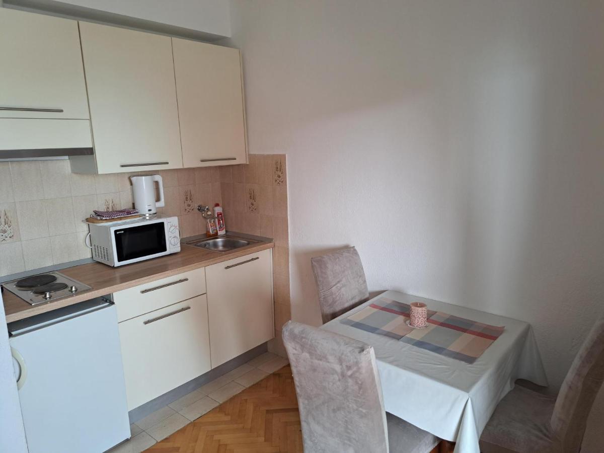 Apartmani R&B Radalj มาคาร์สกา ภายนอก รูปภาพ