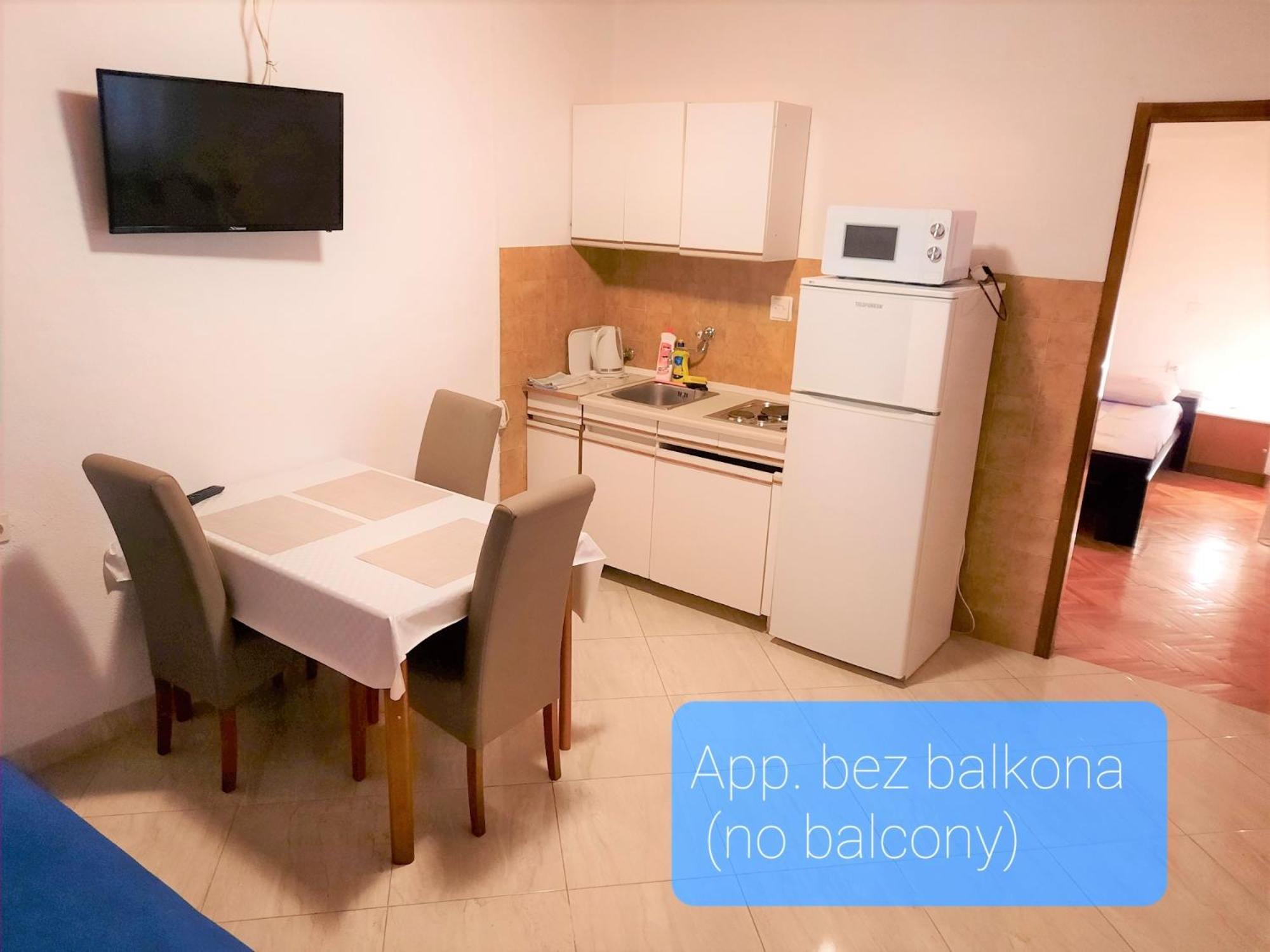 Apartmani R&B Radalj มาคาร์สกา ภายนอก รูปภาพ