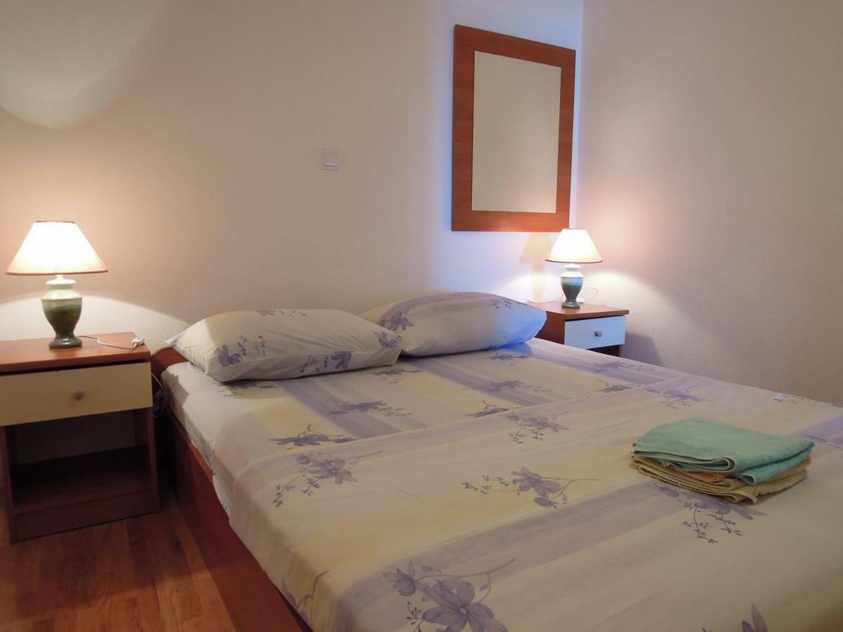 Apartmani R&B Radalj มาคาร์สกา ภายนอก รูปภาพ